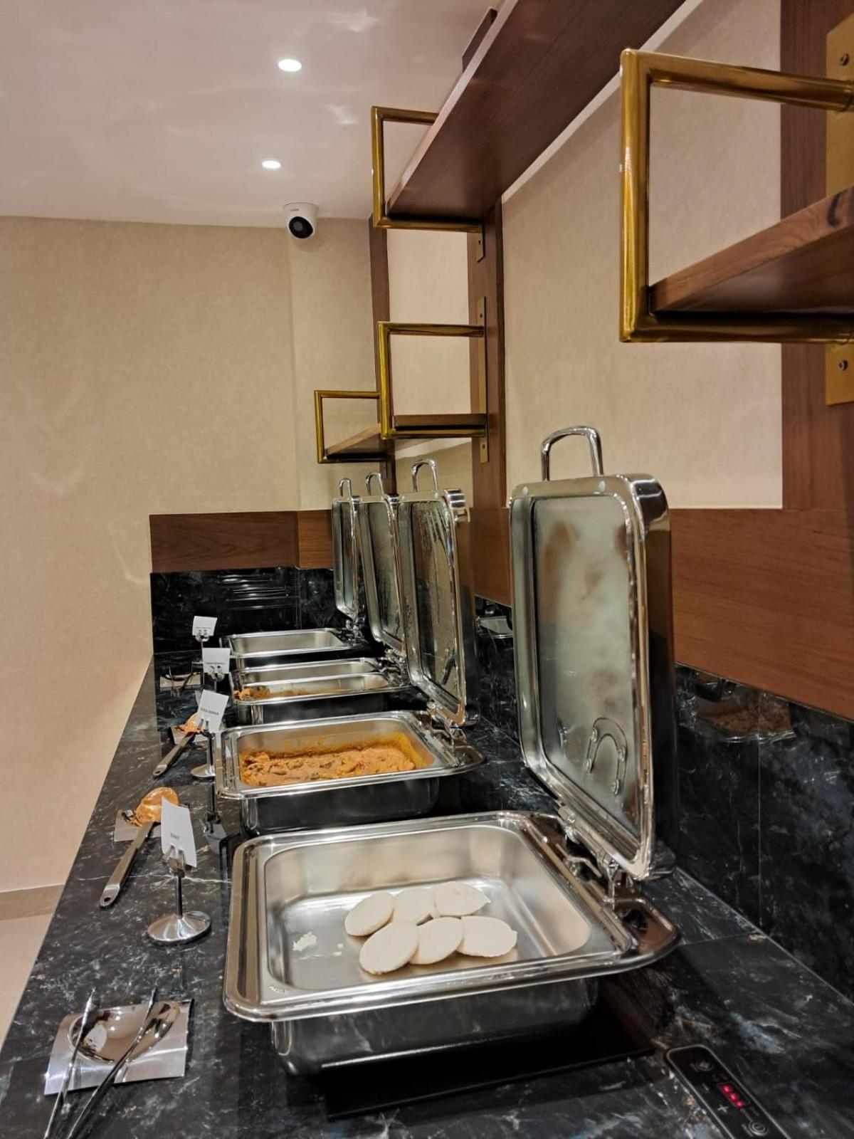 Kowju Airport Hotel Calicut Kondotty Extérieur photo